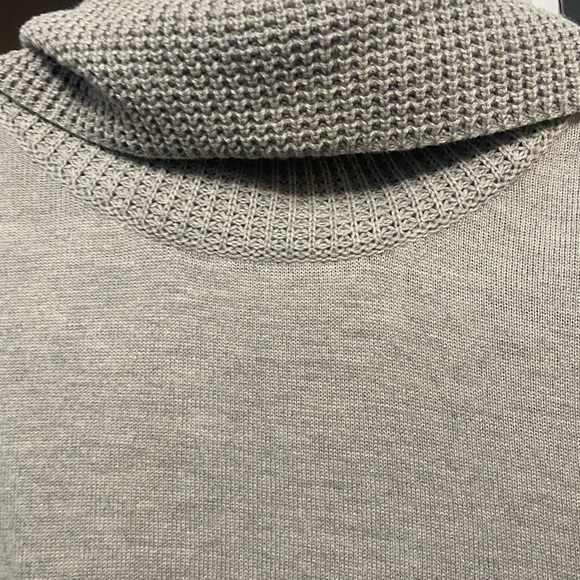 Sweater - Picture 2 of 7